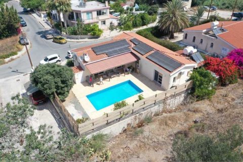 3 bedrooms Villa in Paphos, Cyprus No. 73701 1