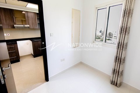 3 dormitorios Apartment en Al Reef, UAE No. 3845 4