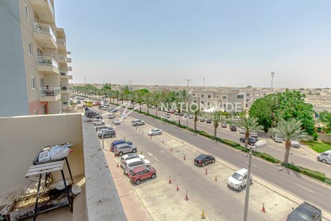 3 dormitorios Apartment en Al Reef, UAE No. 3845 1