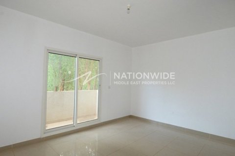 2 bedrooms Villa in Abu Dhabi, UAE No. 3745 7