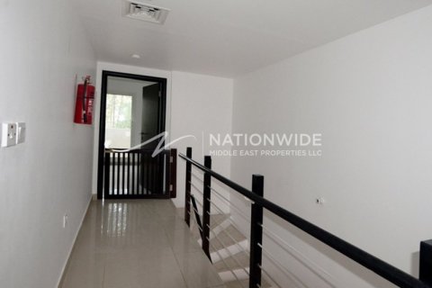 2 bedrooms Villa in Abu Dhabi, UAE No. 3745 9