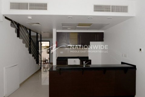 2 bedrooms Villa in Abu Dhabi, UAE No. 3745 13