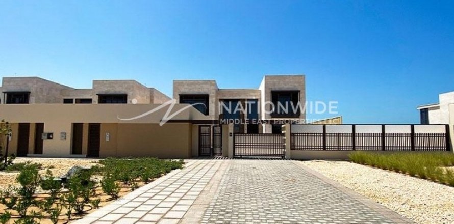 5 bedrooms Villa on the Saadiyat Island, UAE No. 3771