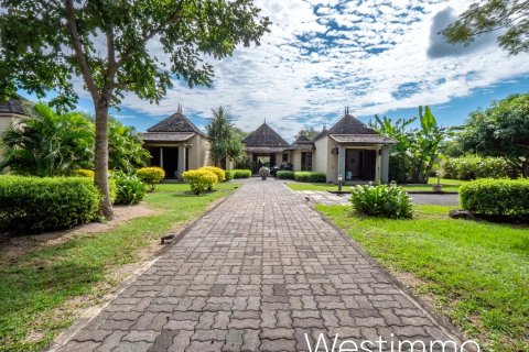 5 bedrooms Villa in Tamarin, Mauritius No. 53434 28