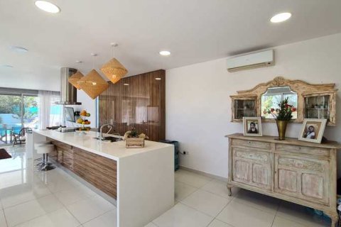 4 bedrooms Villa in Ypsonas, Cyprus No. 30844 4