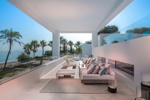 12 dormitorios House en Estepona, Spain No. 25368 3