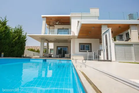 4 bedrooms Villa in Agios Tychonas, Cyprus No. 63300 1