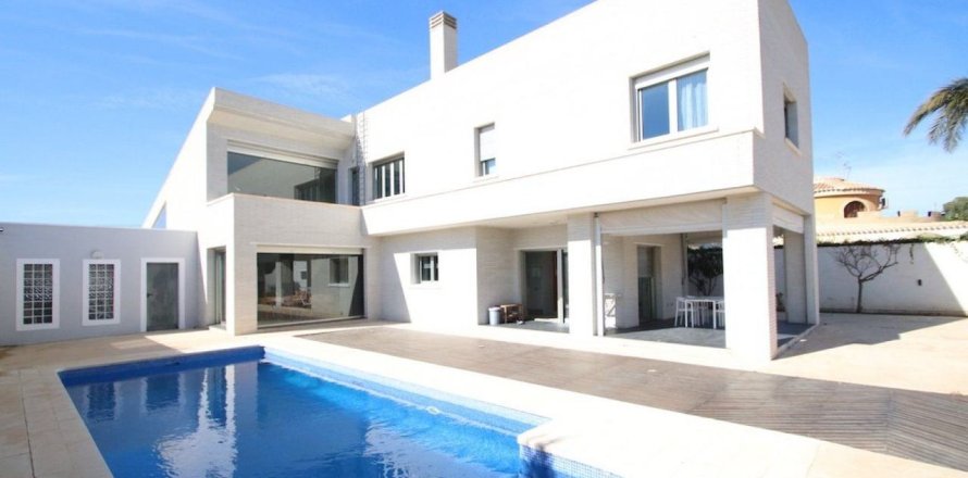 5 dormitorios Villa en Torrevieja, Spain No. 26247