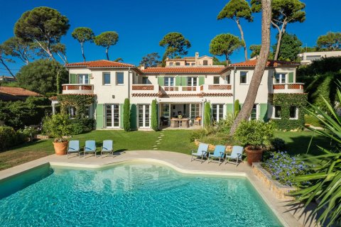 5 bedrooms Villa in Antibes, France No. 67311 4