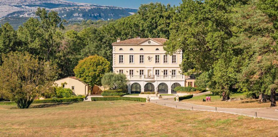 9 bedrooms Villa in Fayence, France No. 67319