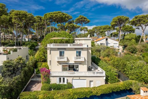 5 bedrooms Villa in Antibes, France No. 67306 1