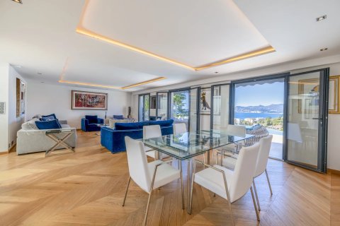 6 bedrooms Villa in Cannes, France No. 67310 8