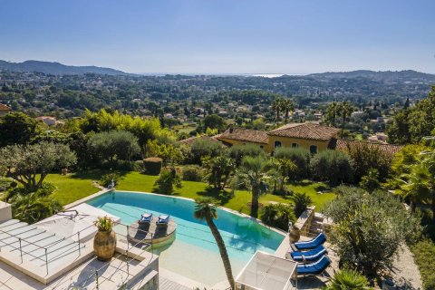 5 bedrooms Villa in Mougins, France No. 67308 1