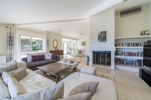 4 bedrooms Villa in Cannes, France No. 67279 5