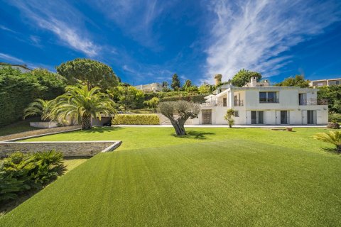 4 bedrooms Villa in Cannes, France No. 67279 4