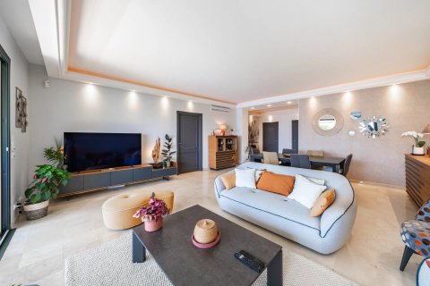 3 dormitorios Apartment en Cannes, France No. 67276 4