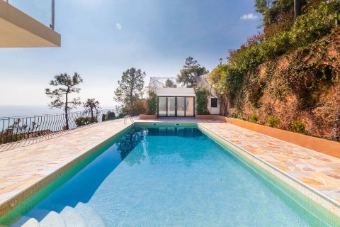 4 bedrooms Villa in Theoule-sur-Mer, France No. 67289 3