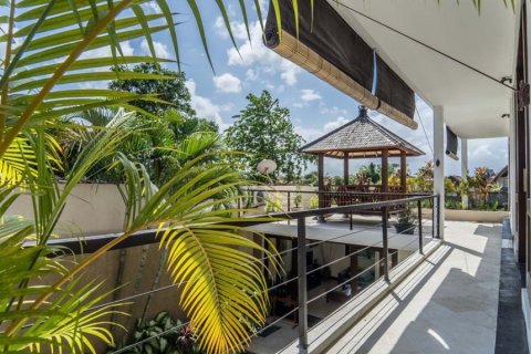 3 bedrooms Villa in Kerobokan, Indonesia No. 70955 10