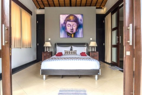 3 bedrooms Villa in Kerobokan, Indonesia No. 70955 16