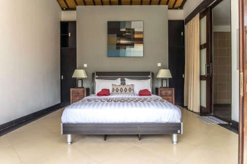 3 bedrooms Villa in Kerobokan, Indonesia No. 70955 12