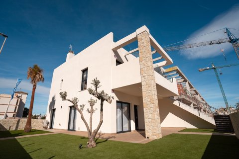 4 bedrooms Townhouse in Pilar de la Horadada, Spain No. 27802 1