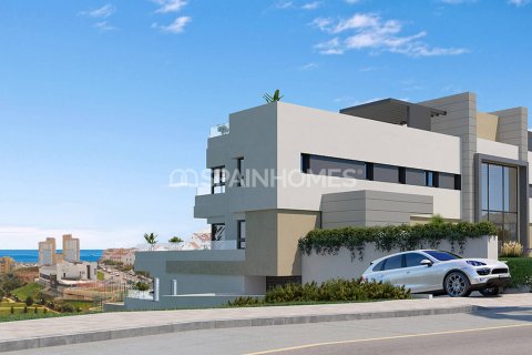 4 bedrooms Penthouse in Estepona, Spain No. 27803 12