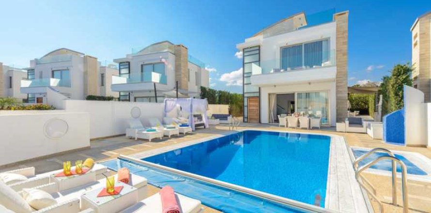 6 bedrooms Villa in Protaras, Cyprus No. 62867