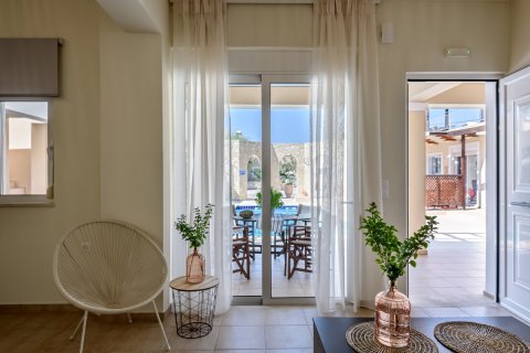 2 dormitorios Apartment en Chania, Greece No. 24156 4