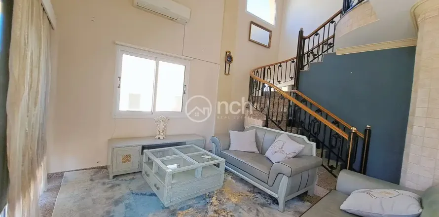 3 bedrooms House in Agios Athanasios, Cyprus No. 40314