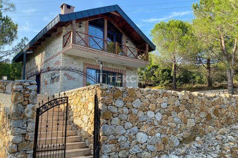 3+1 Villa en Cinarcik, Turkey No. 17330 7