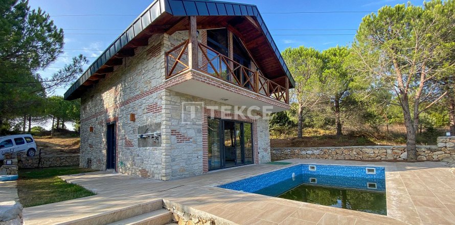 3+1 Villa à Cinarcik, Turkey No. 17330