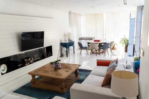 6 bedrooms House in Germasogeia, Cyprus No. 77150 9