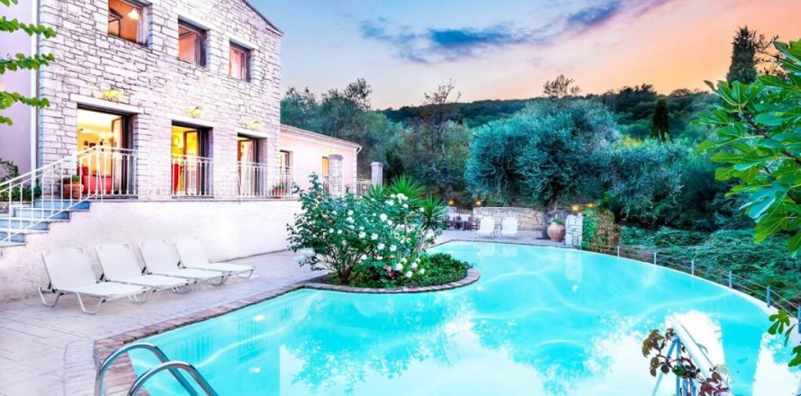 4 dormitorios Villa en Corfu, Greece No. 50529