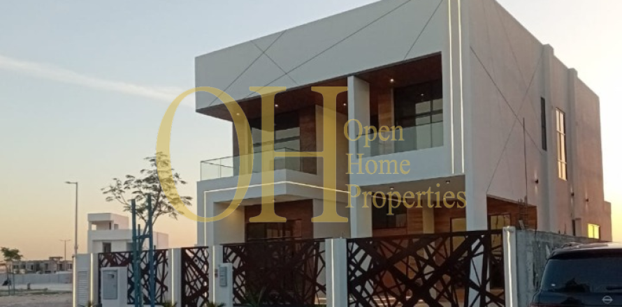 5 bedrooms Villa in Al Shamkha, UAE No. 8738