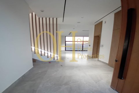 5 bedrooms Villa in Al Shamkha, UAE No. 8738 8