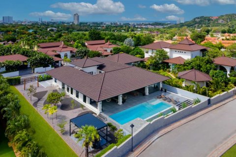 3 bedrooms Villa in Hua Hin, Thailand No. 204 2