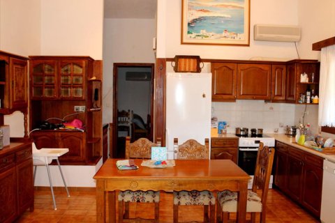 3 bedrooms Villa in Athens, Greece No. 49079 5