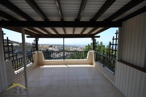 4 bedrooms Villa in Tala, Cyprus No. 39120 16