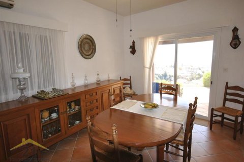 4 bedrooms Villa in Tala, Cyprus No. 39120 7