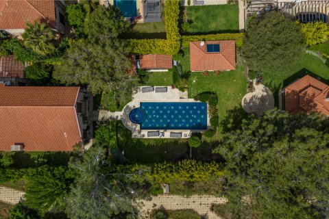 3 bedrooms Villa in Limassol, Cyprus No. 37488 3