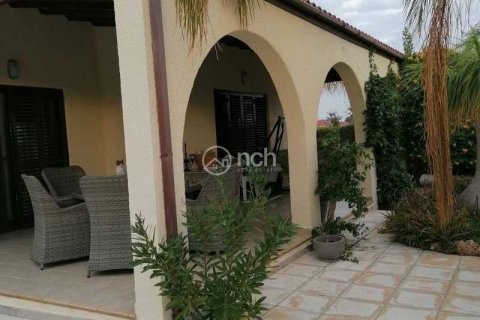 4 bedrooms House in Episkopi, Cyprus No. 76816 6