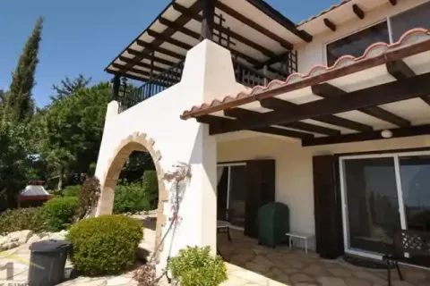 4 bedrooms House in Tala, Cyprus No. 46609 1