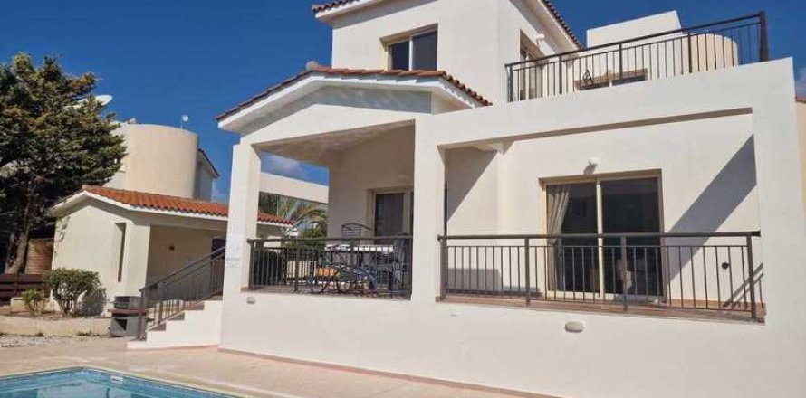 3 bedrooms Villa in Pegeia, Cyprus No. 39605