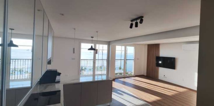 3 bedrooms Penthouse in Limassol, Cyprus No. 75172