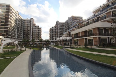 3+1 Apartment in Beylikduezue, Turkey No. 11770 11