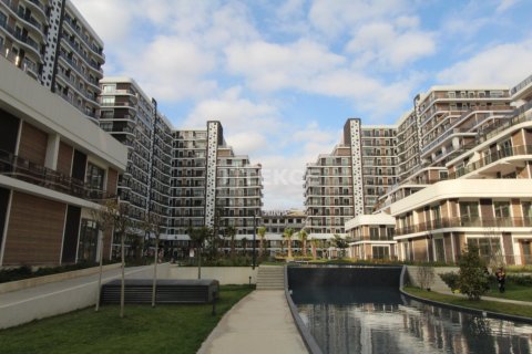 3+1 Apartment in Beylikduezue, Turkey No. 11770 5