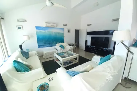 3 bedrooms Penthouse in Limassol, Cyprus No. 34952 6