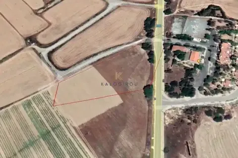 8084m² Land en Pervolia, Cyprus No. 36177 1