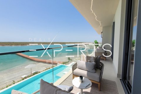 4 bedrooms Villa in Abu Dhabi, UAE No. 10545 13