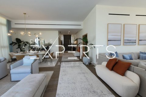 4 bedrooms Villa in Abu Dhabi, UAE No. 10545 21